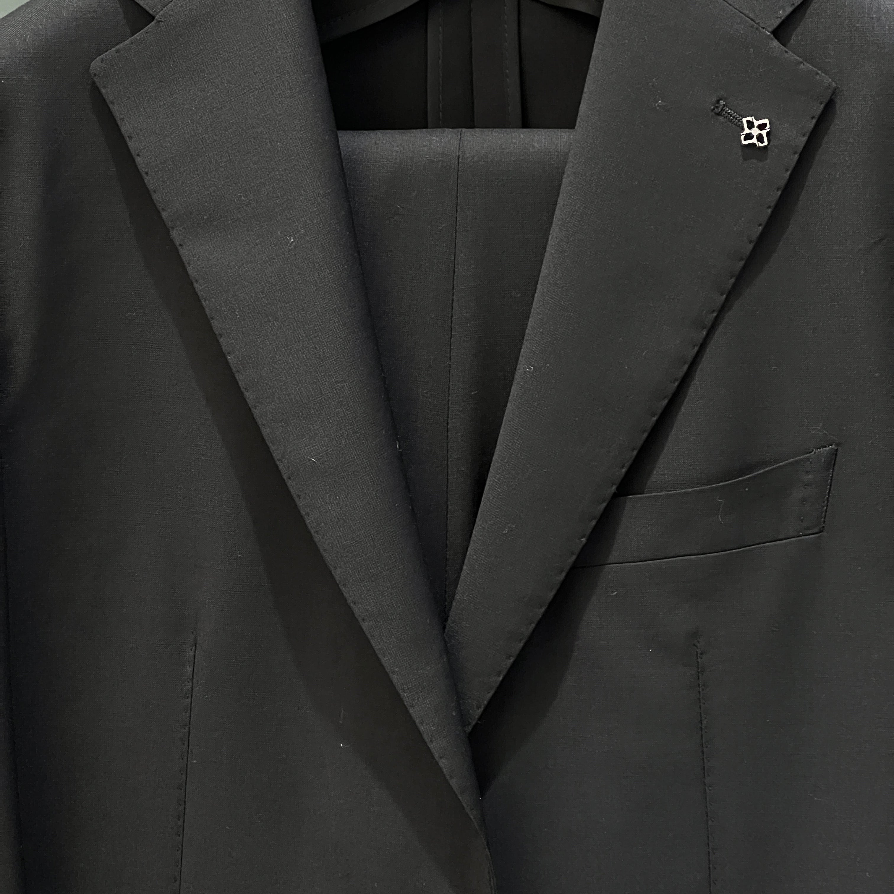 VIRGIN WOOL SUIT - BLACK