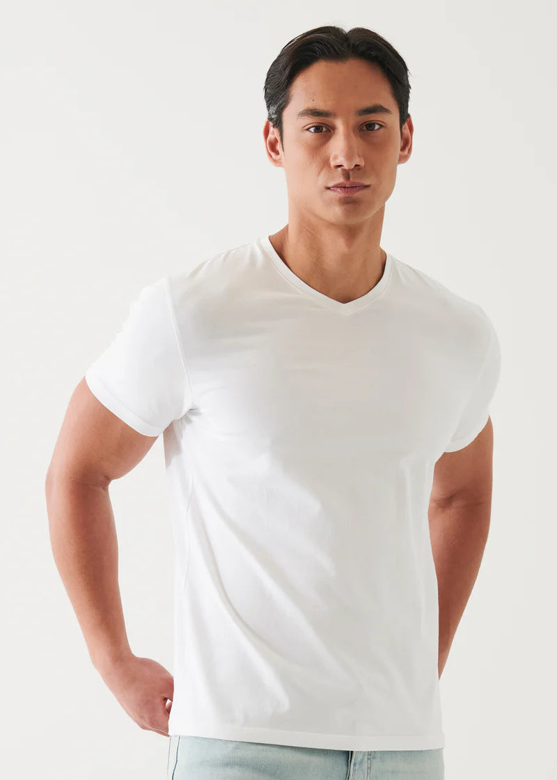 PIMA COTTON STRETCH V NECK T SHIRT - WHITE